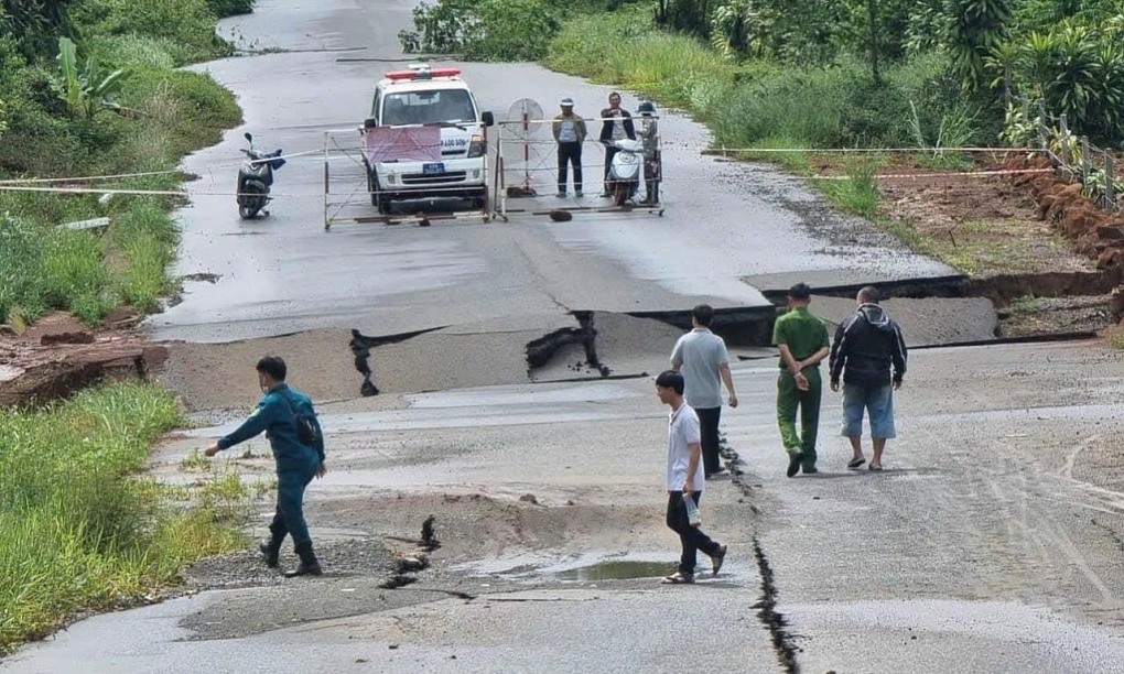 Thủ tướng yêu cầu tập trung ứng phó mưa lũ, sụt lún, sạt lở đất, bảo đảm an toàn hồ đập tại các tỉnh Tây Nguyên