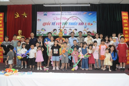 Gặp mặt con em cán bộ, viên chức, người lao động, đồng thời tổng kết và tuyên dương thành tích năm học 2024 – 2025