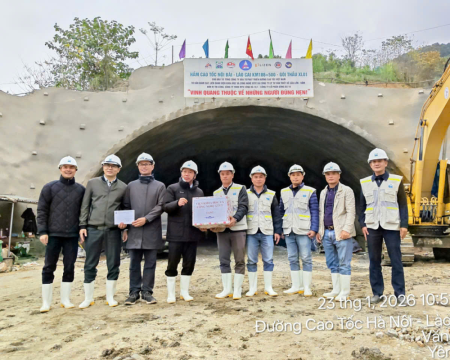 Kiểm tra hiện trường Dự án mở rộng cao tốc Nội Bài – Lào Cai